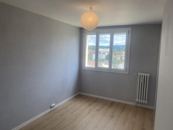 Appartement
         4 pièces
        - 78 m² Exclusivité 129 000 € *