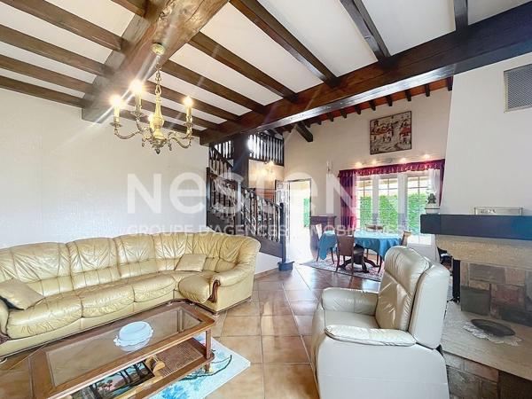 Villelongue De La Salanque - A VENDRE Villa Plain pied en 4 faces de 6 pièces avec jardin et garage