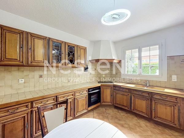 Villelongue De La Salanque - A VENDRE Villa Plain pied en 4 faces de 6 pièces avec jardin et garage