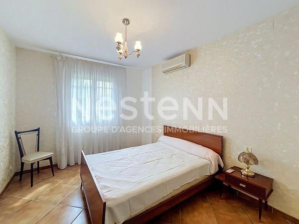 Villelongue De La Salanque - A VENDRE Villa Plain pied en 4 faces de 6 pièces avec jardin et garage