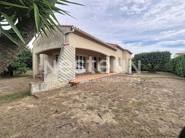 Villelongue De La Salanque - A VENDRE Villa Plain pied en 4 faces de 6 pièces avec jardin et garage