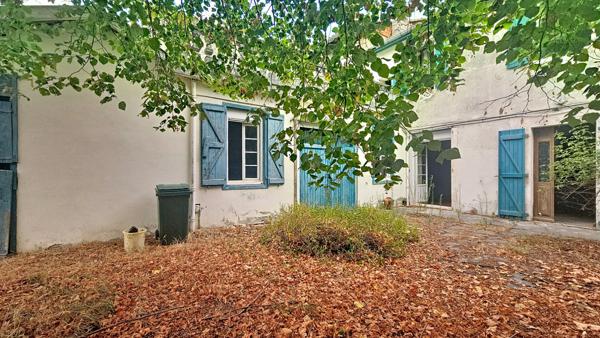 Maison de ville spacieuse à vendre à Cazères