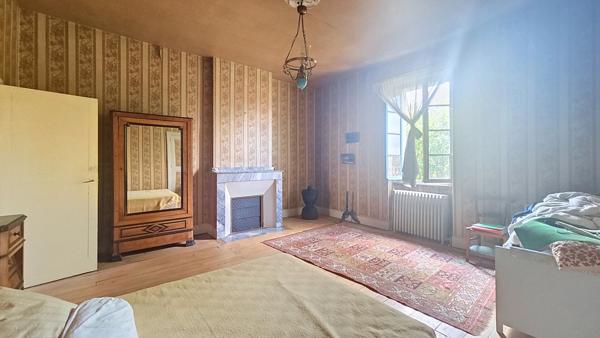 Maison de ville spacieuse à vendre à Cazères