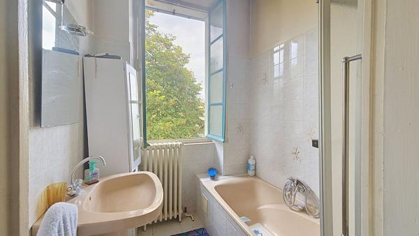 Maison de ville spacieuse à vendre à Cazères