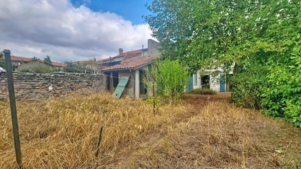 Maison de ville spacieuse à vendre à Cazères