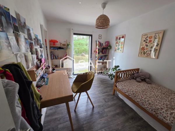 Villa familiale moderne avec jardin, terrasse 5000m2 de montagne