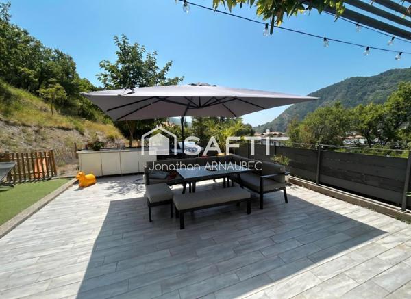 Villa familiale moderne avec jardin, terrasse 5000m2 de montagne