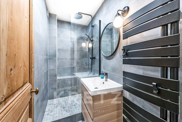 Élégant 2 pièces au charme parisien préservé