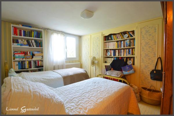 Deux Maisons sur un vaste terrain arboré, idéal pour une famille avec personne âgée ou location saisonnière