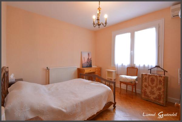 Deux Maisons sur un vaste terrain arboré, idéal pour une famille avec personne âgée ou location saisonnière