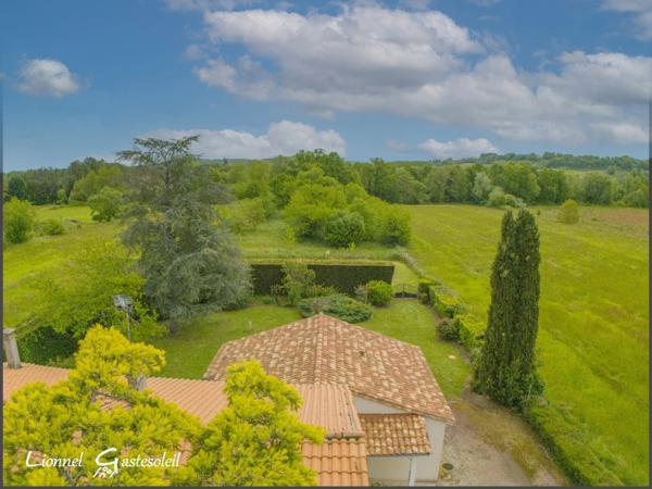 Deux Maisons sur un vaste terrain arboré, idéal pour une famille avec personne âgée ou location saisonnière