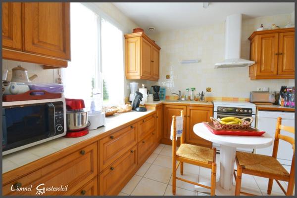 Deux Maisons sur un vaste terrain arboré, idéal pour une famille avec personne âgée ou location saisonnière