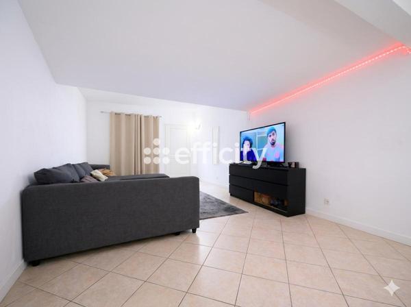 Immeuble 6 pièces - 100 m²