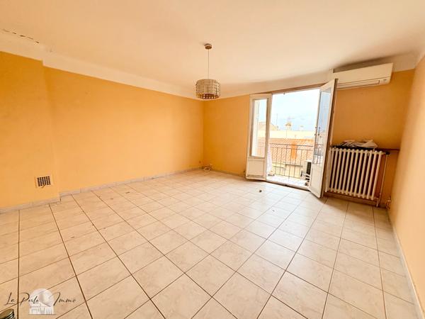 Perpignan (66000) Grand T3 75 m2 au dernier étage avec garage