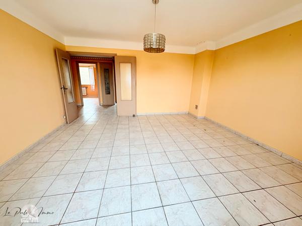 Perpignan (66000) Grand T3 75 m2 au dernier étage avec garage