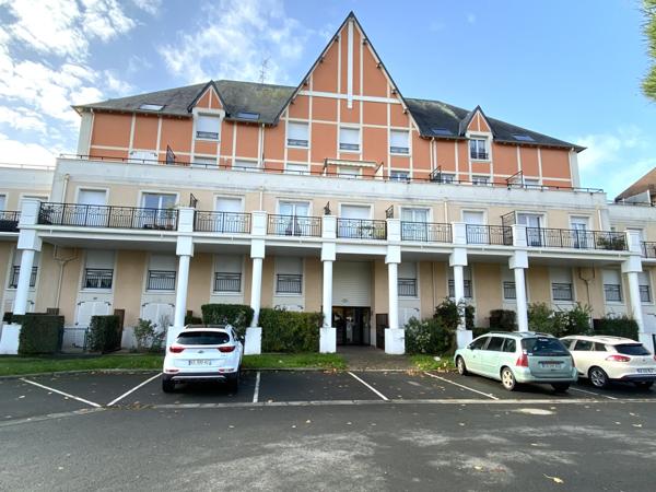 Port Guillaume : Coquet appartement 2 Pièces en duplex avec terrasse et jardinet