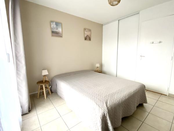 Port Guillaume : Coquet appartement 2 Pièces en duplex avec terrasse et jardinet