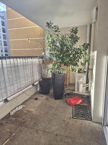 T2 43M2 + 10M2 Terrasse rue Marguerite Desnuelle 13010