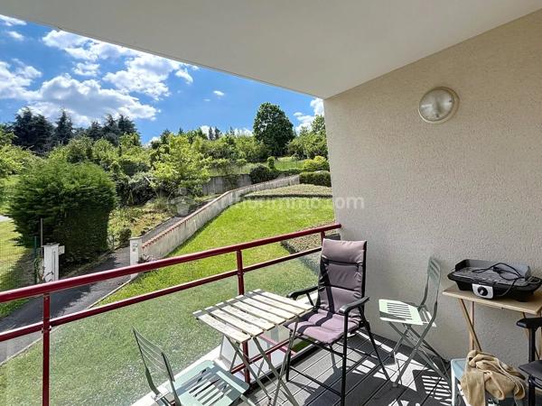Location                                                      Appartement
                        
                     2 pièces                      43 m2                     à Clermont-Ferrand