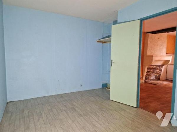 A vendre à Bar-sur- Aube,  à 10 min du parc Nigloland, 15 min du Mémorial Charles De Gaulle, 20...