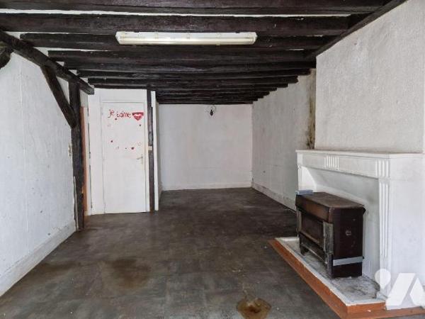 A vendre à Bar-sur- Aube,  à 10 min du parc Nigloland, 15 min du Mémorial Charles De Gaulle, 20...