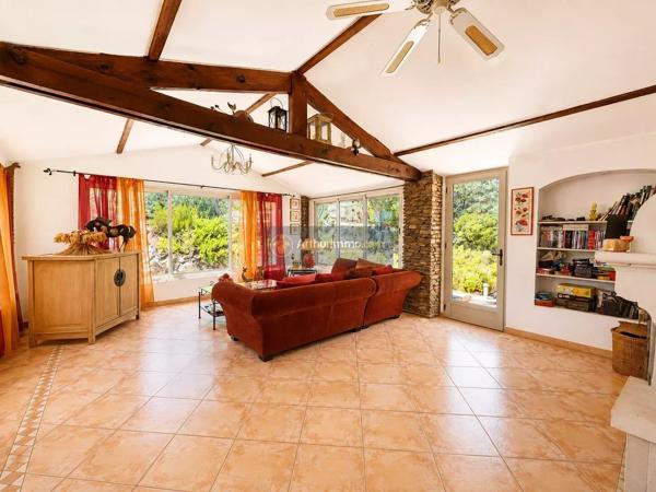 Vente                                                      Maison
                        
                     4 pièces                      95 m2                     à Fréjus
