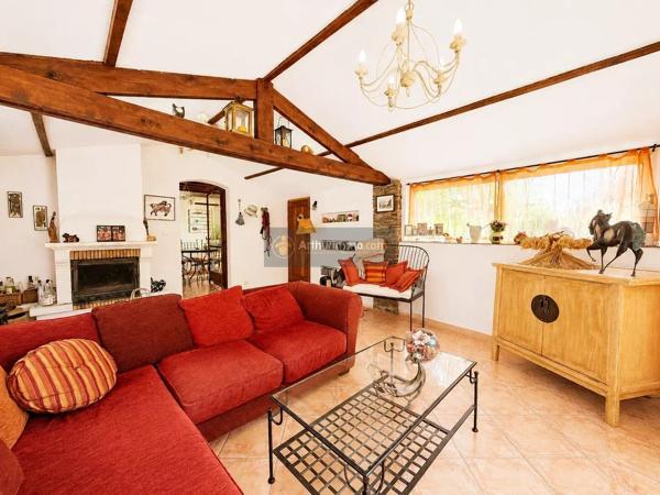 Vente                                                      Maison
                        
                     4 pièces                      95 m2                     à Fréjus