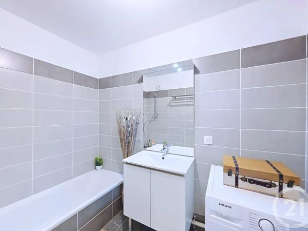 Appartement T3 à vendre  3 pièces - 62,14 m 2   ISTRES  - 13