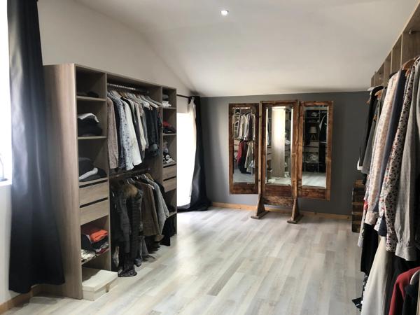 BELLE MAISON NEN PIERRE 325 m2 MIREBEAU
