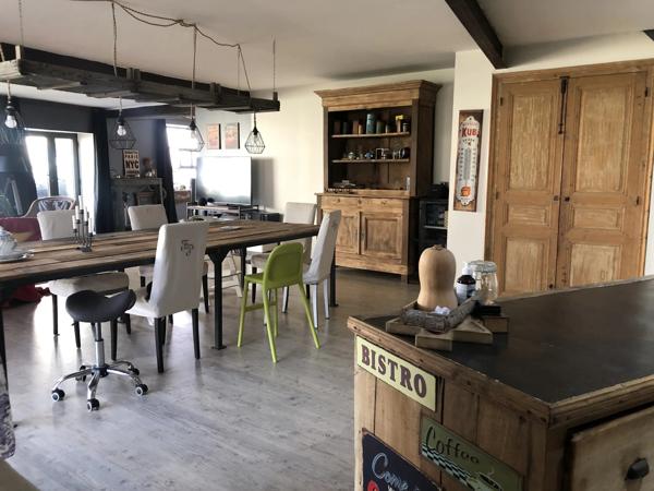 BELLE MAISON NEN PIERRE 325 m2 MIREBEAU