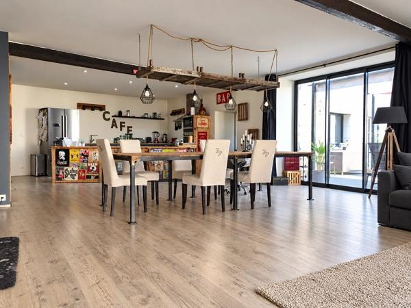 BELLE MAISON NEN PIERRE 325 m2 MIREBEAU