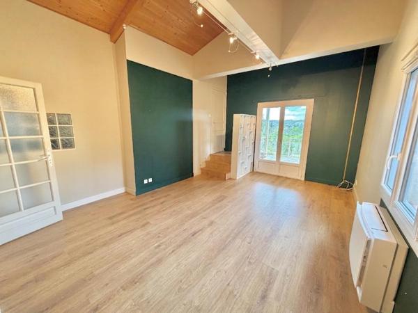 Pradines (46090), maison 5 chambres 210 m2 sur 5000 m² de terrain avec piscine
