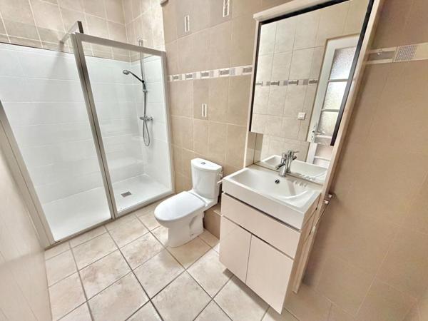 Pradines (46090), maison 5 chambres 210 m2 sur 5000 m² de terrain avec piscine