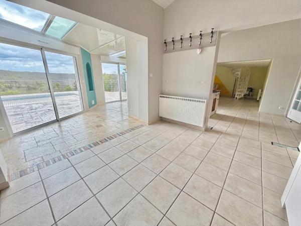Pradines (46090), maison 5 chambres 210 m2 sur 5000 m² de terrain avec piscine