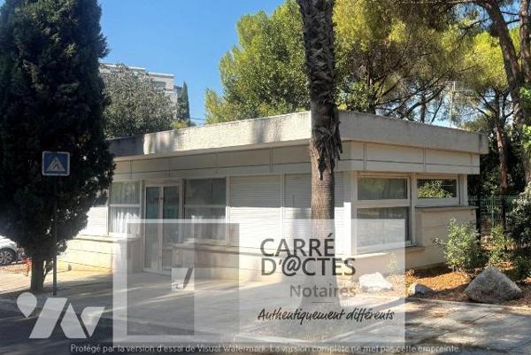 OPPORTUNITE RARE A LA VENTE : Immeuble de plain pied, en pleine propriété implanté sur parcelle...
