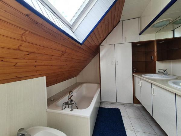 Maison atypique 78 m²  230 000