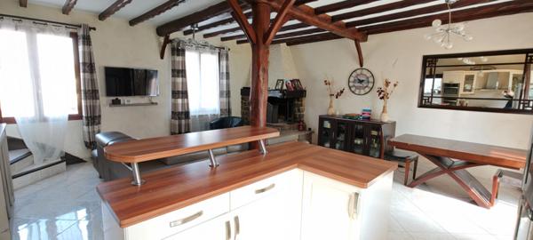 MAISON FAMILLIALE DE 6 CHAMBRES AVEC DEPENDANCES