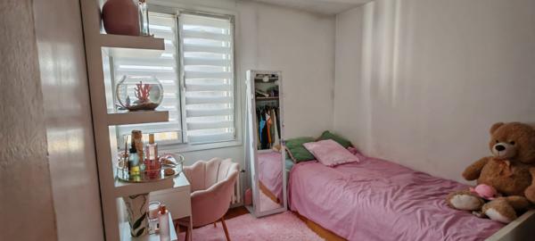 MAISON FAMILLIALE DE 6 CHAMBRES AVEC DEPENDANCES