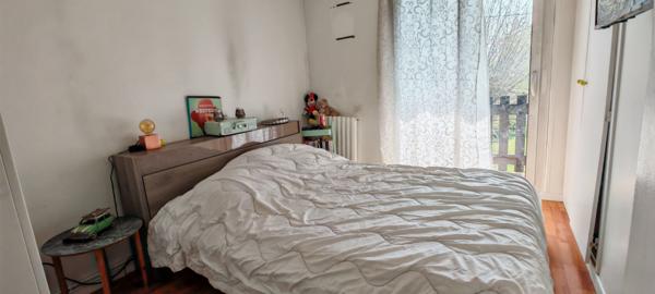 MAISON FAMILLIALE DE 6 CHAMBRES AVEC DEPENDANCES