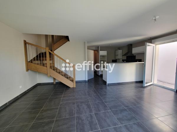 Maison
         4 pièces
        - 86 m² 215 000 € *