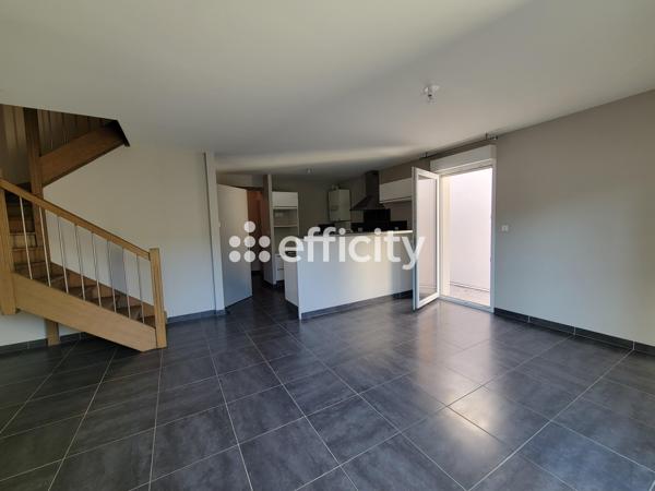 Maison
         4 pièces
        - 86 m² 215 000 € *