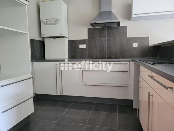 Maison
         4 pièces
        - 86 m² 215 000 € *