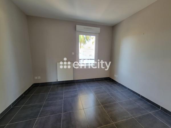 Maison
         4 pièces
        - 86 m² 215 000 € *