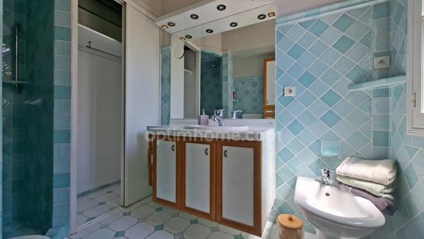 A Vendre : Élégante demeure des années 30 avec piscine, deux logements