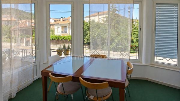 A Vendre : Élégante demeure des années 30 avec piscine, deux logements
