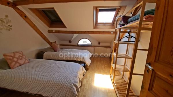 A Vendre : Élégante demeure des années 30 avec piscine, deux logements