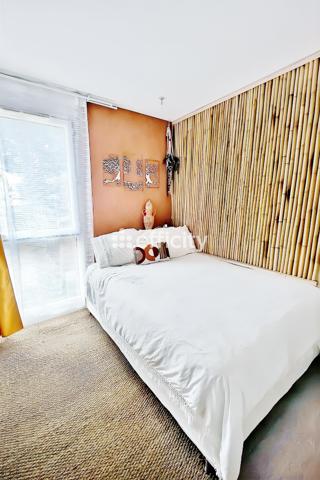 Appartement
         3 pièces
        - 55 m² Exclusivité 225 000 € *