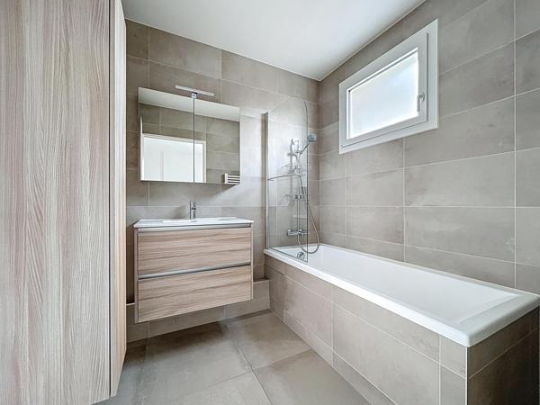 CHATOU APPARTEMENT 85M2 2CH  BALCON CAVE PARKING