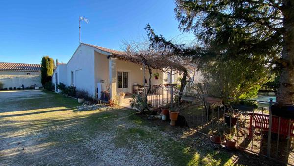 Maison Mallemort 5 pièce(s) 90 m2 - Terrain 1170m2 - Quartier résidentiel