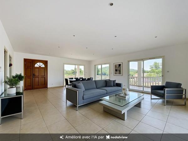 Maison de 5 pièces de 133 m² sur 2500 m² terrain
